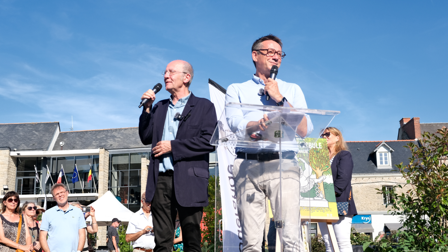Image de remplacement pour la vidéo : <h1 class="style-scope ytd-watch-metadata">Inauguration exposition « Le Chat déambule à Guérande » avec Philippe Geluck</h1>